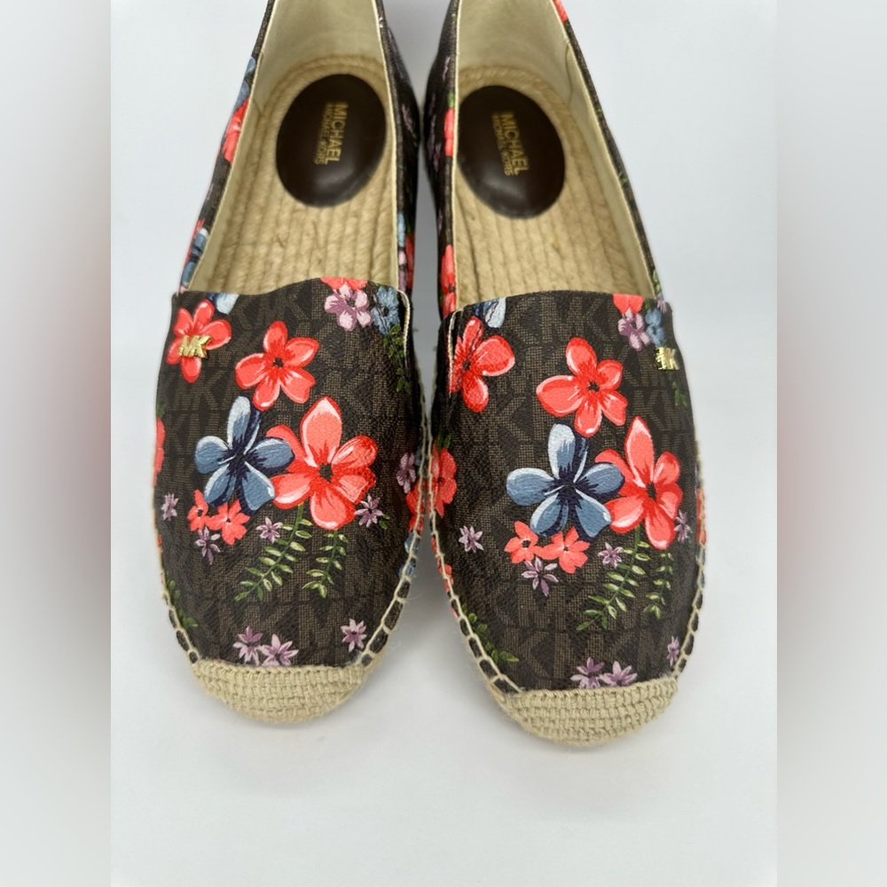 New!Michael Kors Womens Kendrick Slip-On Brown Floral signature logo siz…
